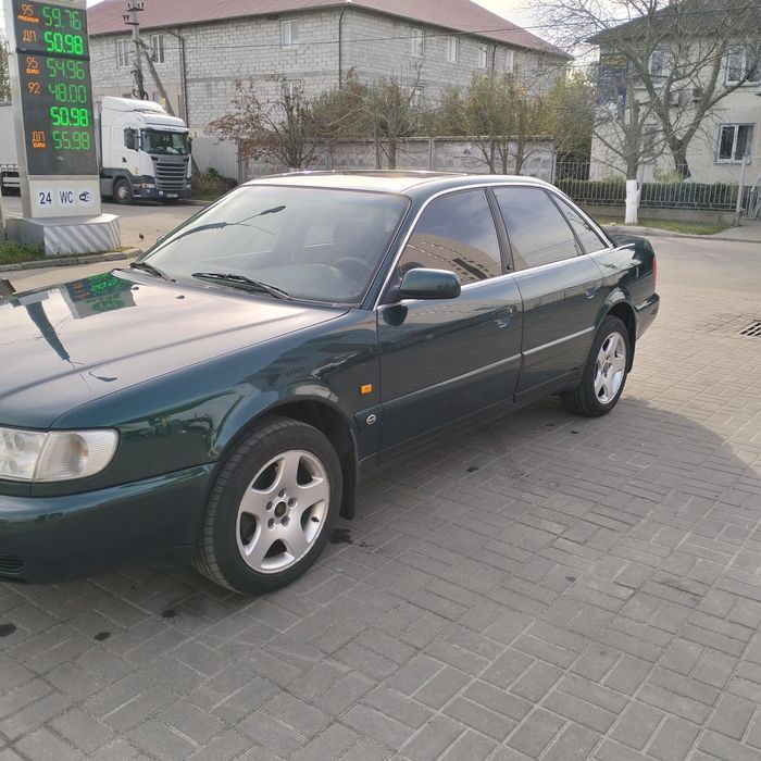 Автомобіль Ауді А6