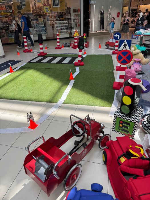 Eurobungee, byk rodeo, ścianka wspinaczkowa, symulatory, dmuchańce