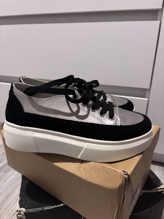 Кросівки для міста  платформа