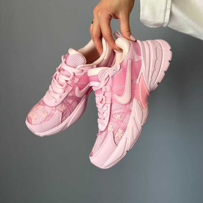 Кросівки Nike V2K Runtekk Pink Flowers | кроси Найк В2К Рантекк Пінк Фловерс рожевого кольору текстиль