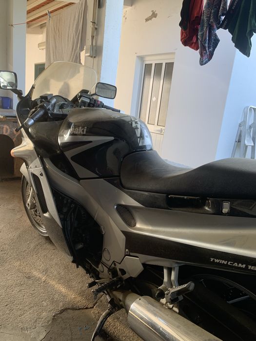 2 Kawazakis ninja ZZR 1100