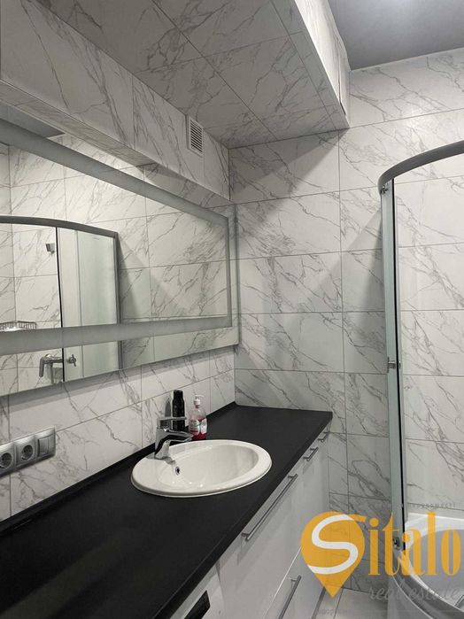 Продаж однокімнатної з евроремонтом вул. Незалежної України (019)