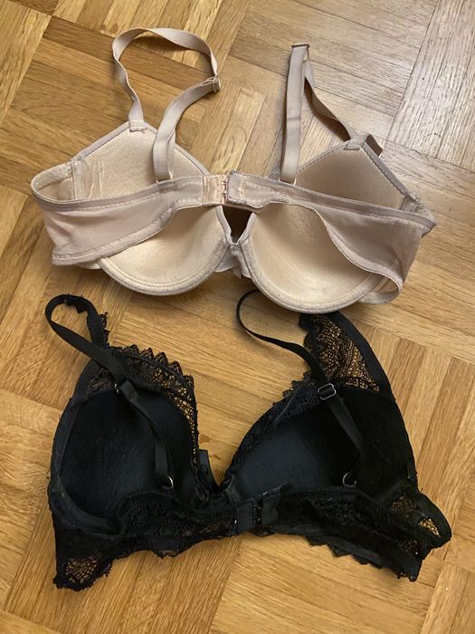 zestaw 2 regulowanych stanikow