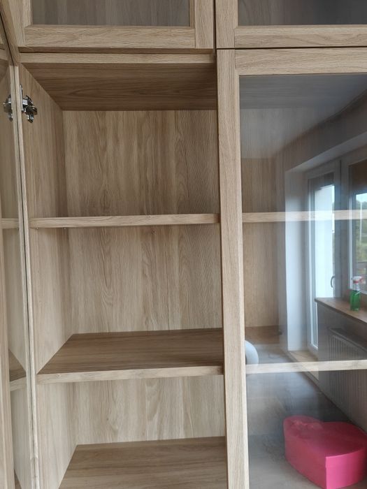 Regały i witryna Oxberg Ikea