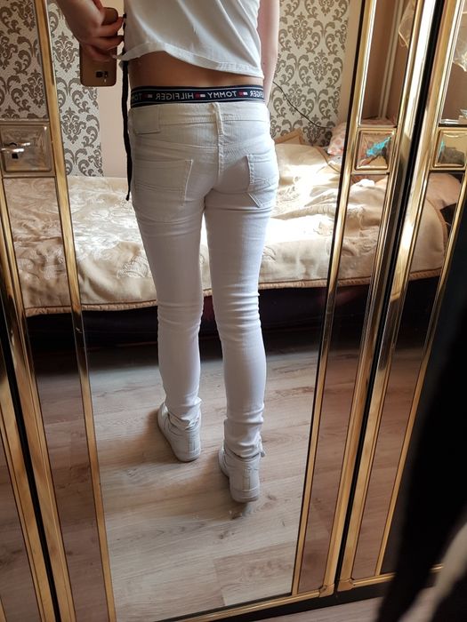 Biale spodnie rurki Mango