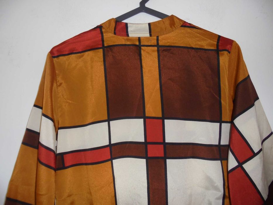 Blusa de senhora muito colorida