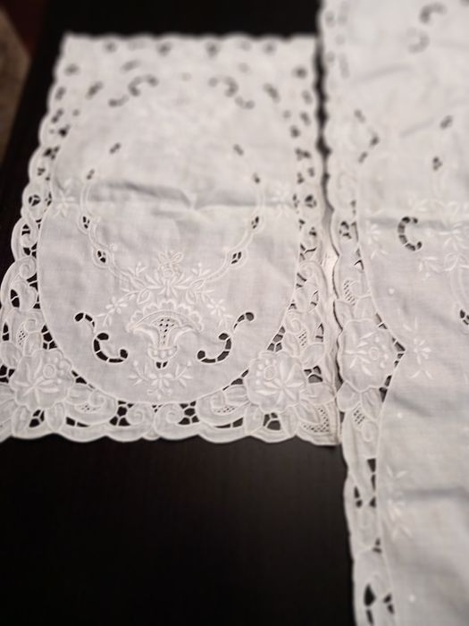 Congunto de 3 naperons  brancos de linho