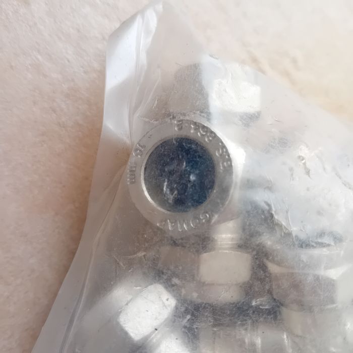 Material de canalização T inox 15mm novo