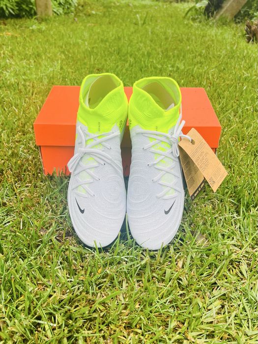 Nike Phantom Luna II Pro FG