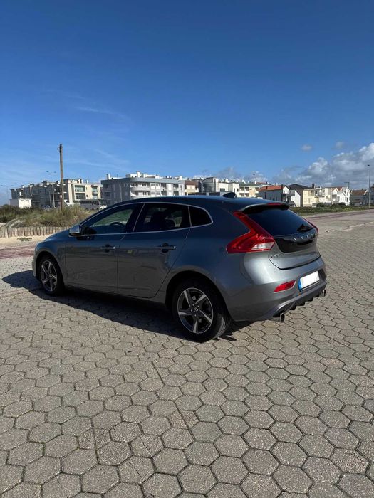 Volvo V40 D4 190cv R-Design — photo 4