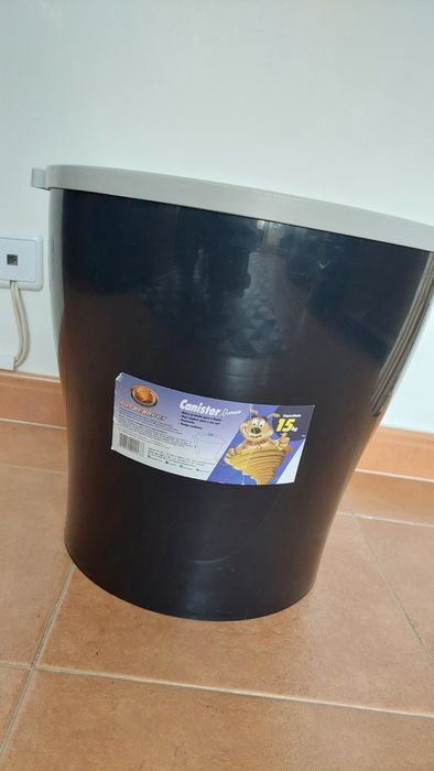 Balde com tampa para ração