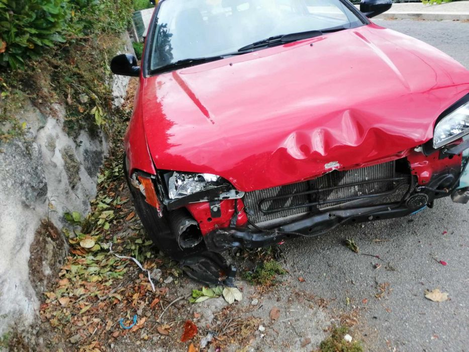 Venda de honda civic eg como está. com muito material