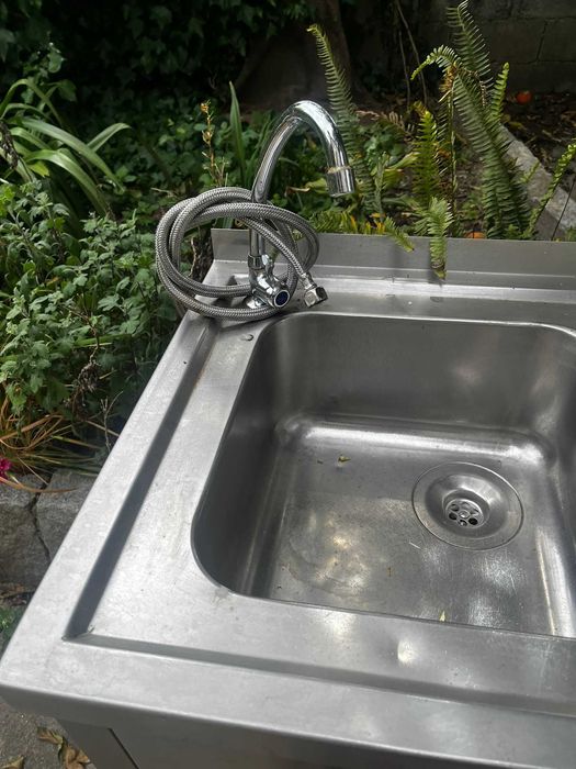 Bancada Industrial Inox com Pia e Torneira