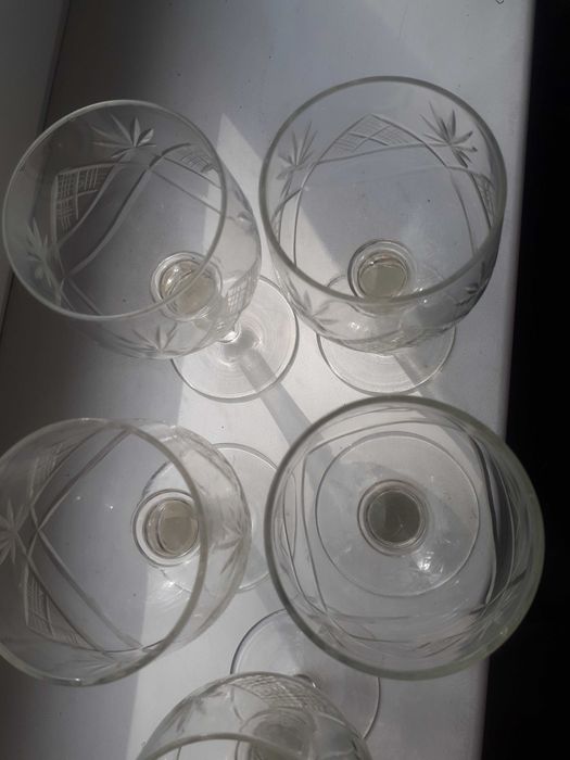фужеры хрустальные. состояние отдичное. цена за 5 штук.