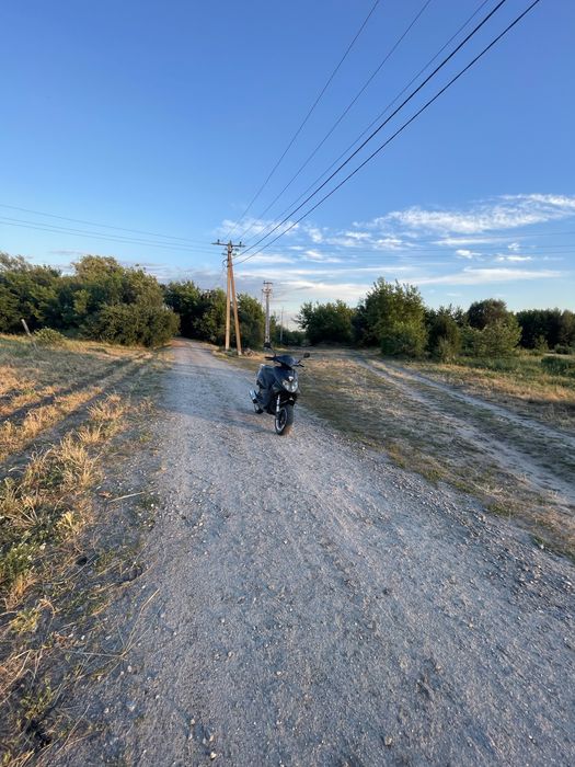 Продам скутер  150кубів на ходу