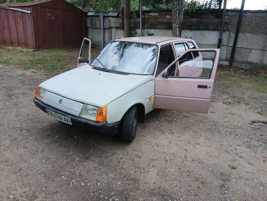 Продам Таврию  автомобиль