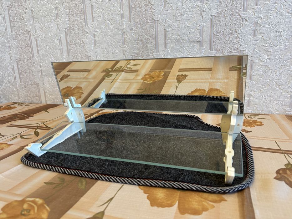 Навісна скляна поличка для ванної кімнати