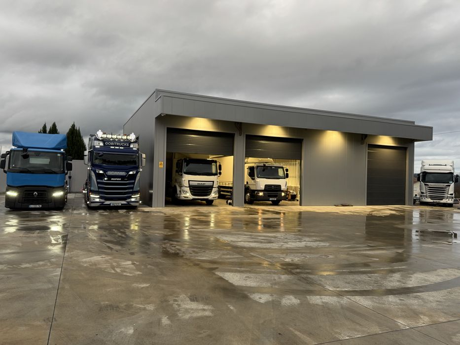 Renault D WIDE 320, 8.60m c/ plat., 12.2017