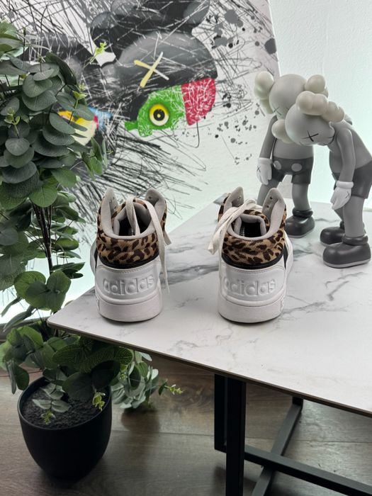 Кросівки Adidas Hoops 42 розмір Е8878