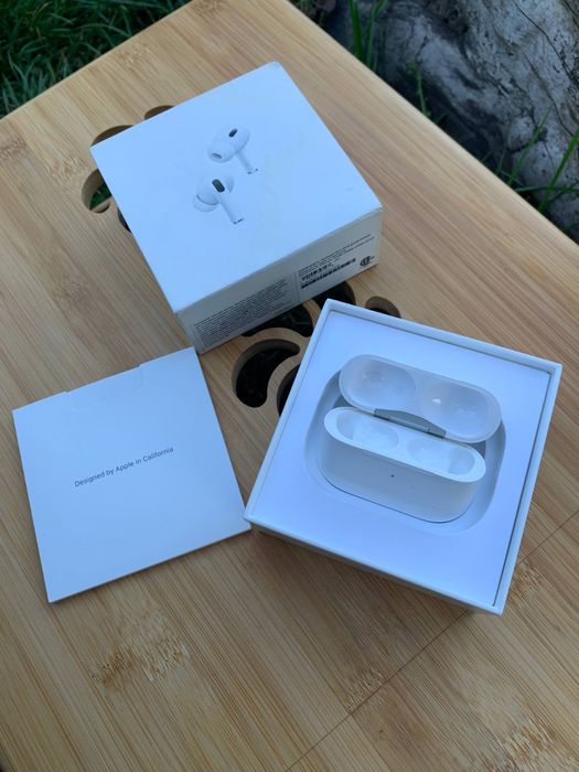 Кейс Apple AirPods Pro 2 with MagSafe Charging Case Lightning (MQD83)