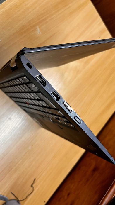 Lenovo ThinkPad X13 Yoga Gen 1 i5-10210U 8ГБ DDR4 SSD256ГБ 13.3” FHD