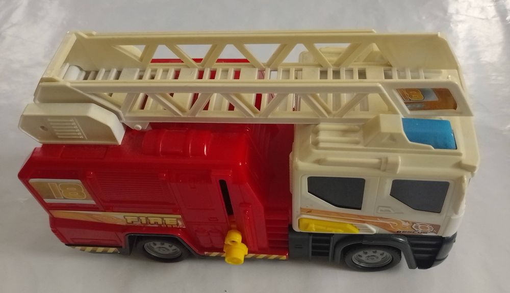 Straż pożarna ze światem i dźwiękiem