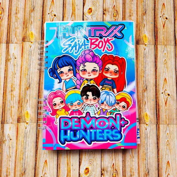 Książka na rzepy K-pop Demon Hunters. Lamibook. Huntrix