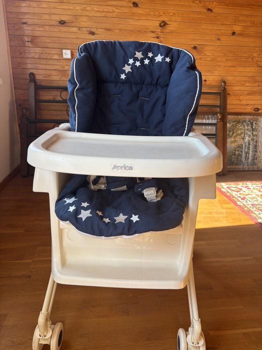 Стільчик для годування / колиска Aprica (Японія)