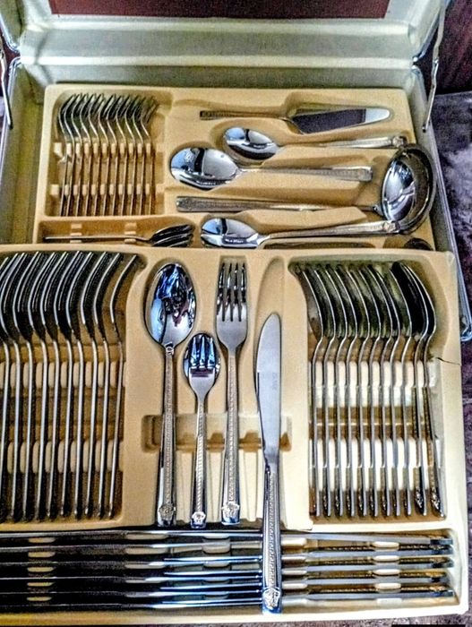 Walizka sztućce versace