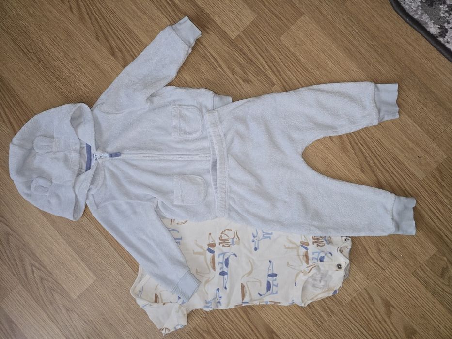 Костюм carters 6-9 місяців .