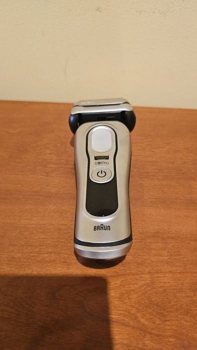 Máquina de Barbear Braun Serie 9 PRO - Como Nova