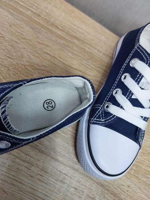 Дитячі кеди (розміри 28й - устілка 18.5 см; 29й - устілка 19 см)