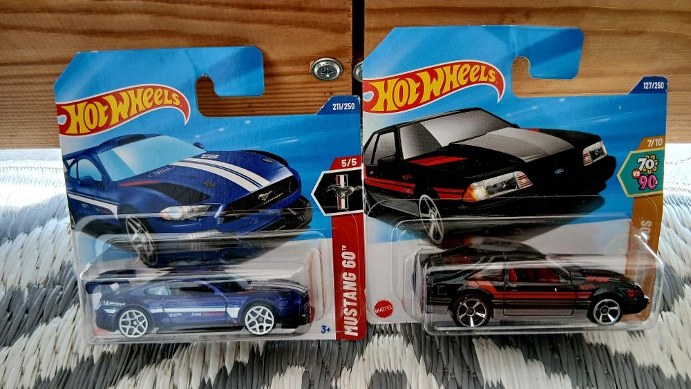 Samochodziki hot wheels