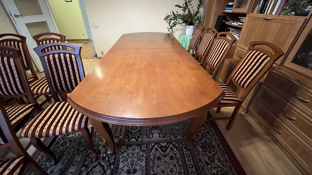 Duży stòł rozkładany, drewniany, w bardzo dobrym stanie!