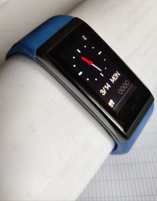 Продам фитнес браслет