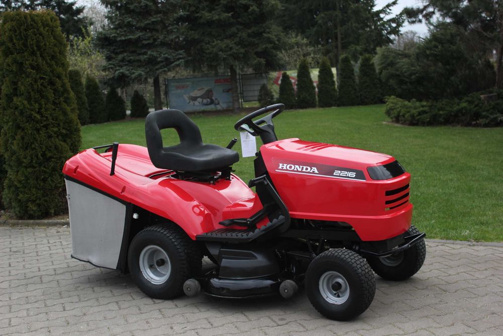 Honda 2216 V2  TRAKTOREK Kosiarka