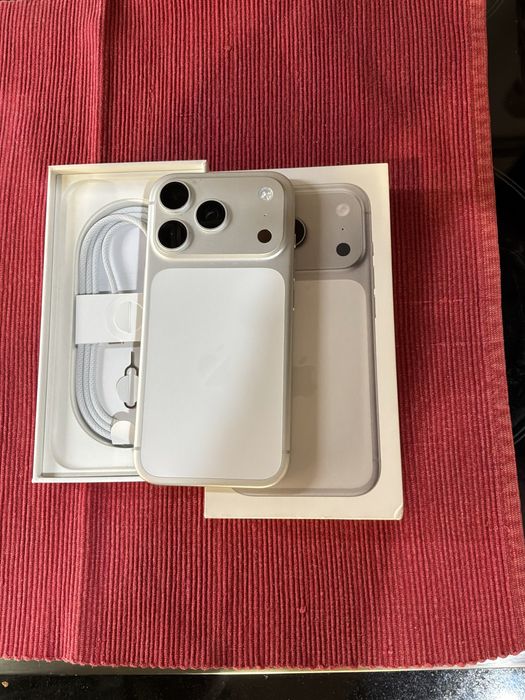 iPhone 17 Pro 256gb ( Branco) Silver