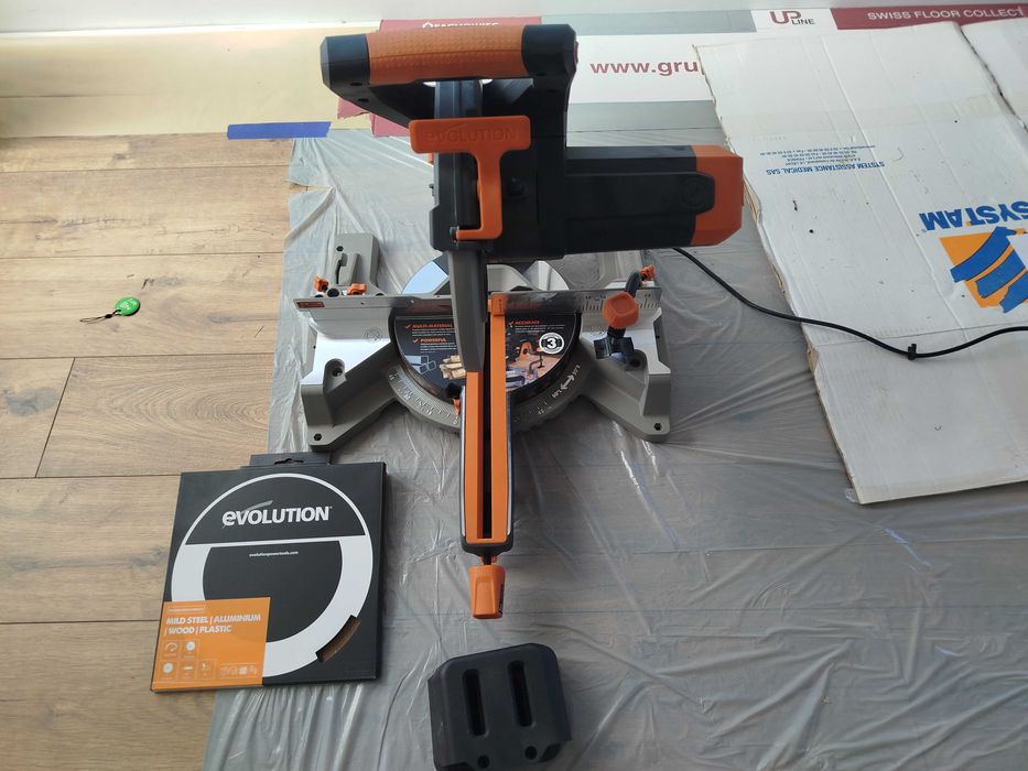 Piła ukośnica Evolution R255 SMS 2000W