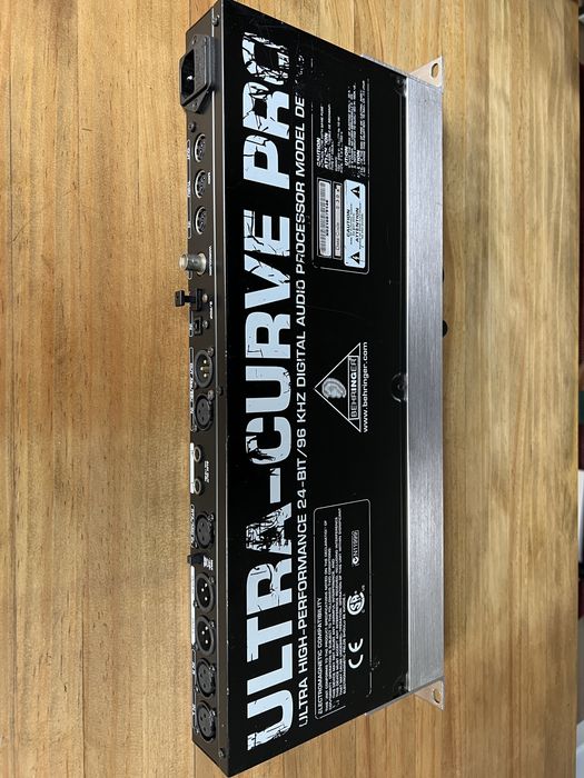 Equalizador Behringer DEQ2496 Ultra-Curve Pro EQ - bom estado