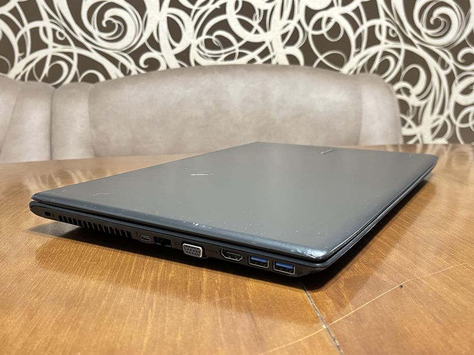 Ноутбук 15.6" Acer Aspire E 15 на Intel i5-7200U с 8ОЗУ/256SSD/HD