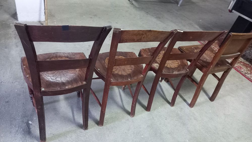 conjunto de 4 cadeiras antigas