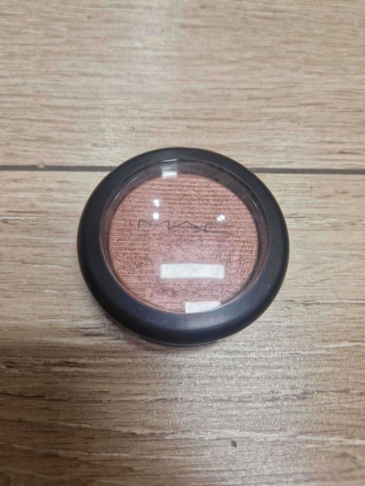 Róż do policzków MAC Extra dimension blush - Hushed Tone