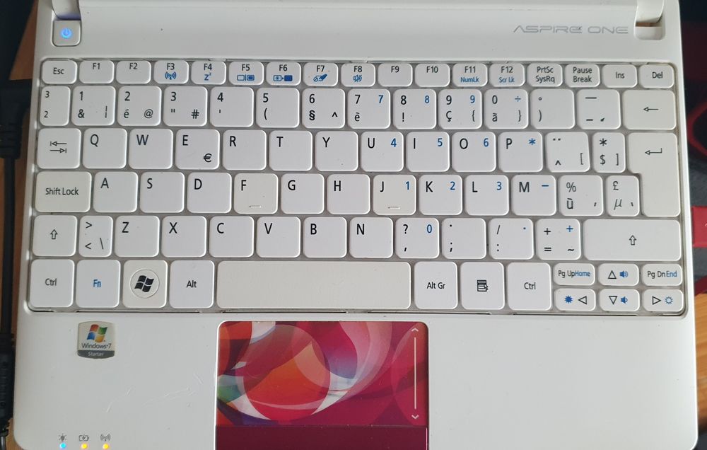 Acer aspire one series model ZE7 mini laptop uszkodzony, na części