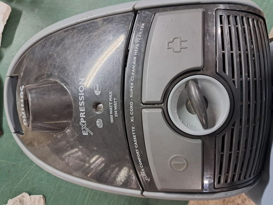 Запчастини до пилесоса Philips.