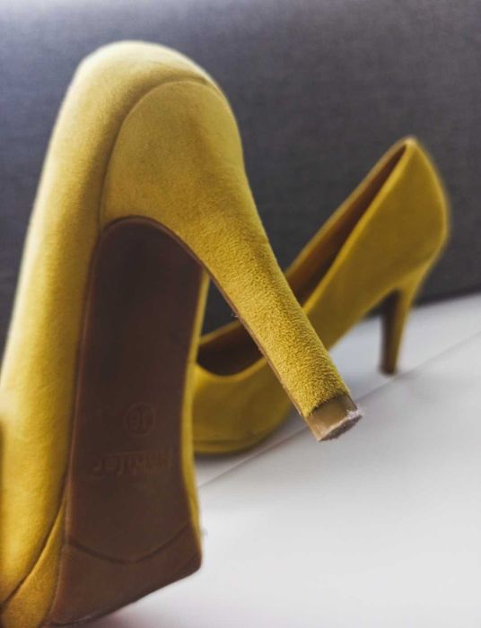 Żółte szpilki 36