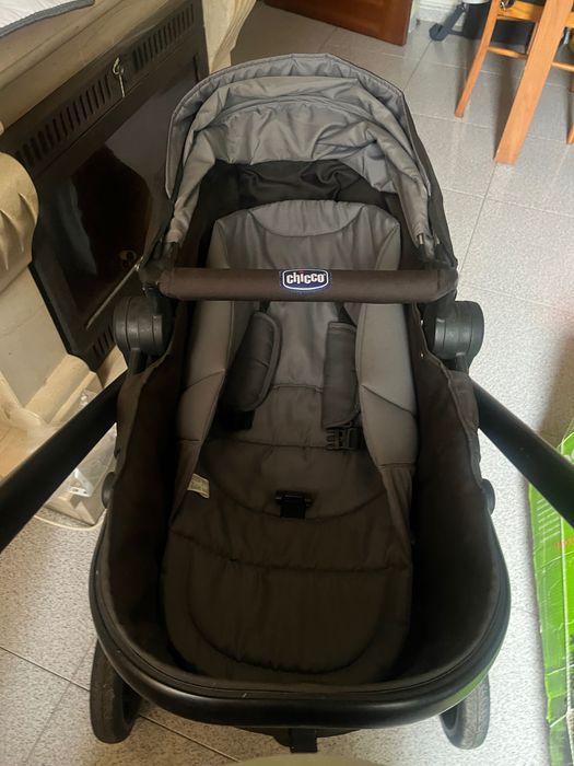 Carrinho de bebé da Chicco