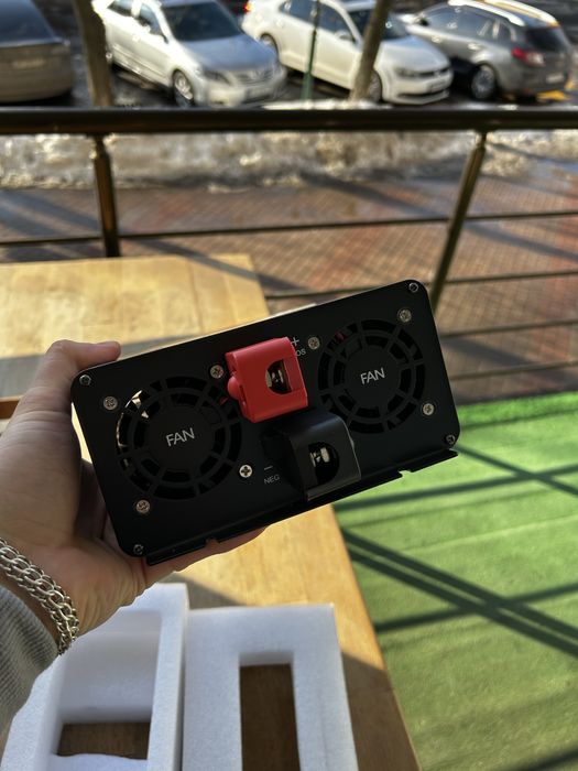 Інвертор напруги Datouboss 12B на 220В потужністю 4кв