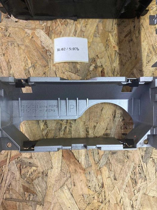 ramka radia kratka nawiewu środkowa opel astra H 3