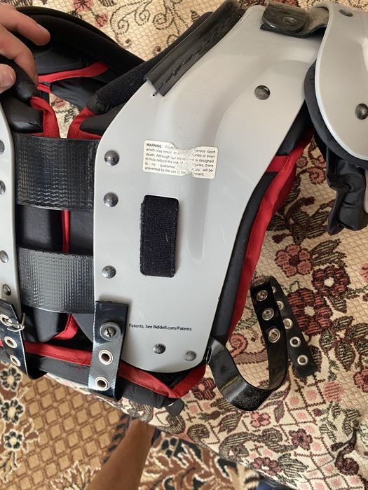 Каркас,захист,корпус Riddel для американського футболу