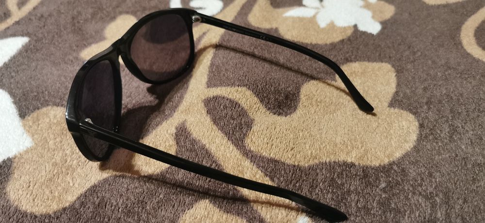 Солнцезащитные очки Emporio Armani